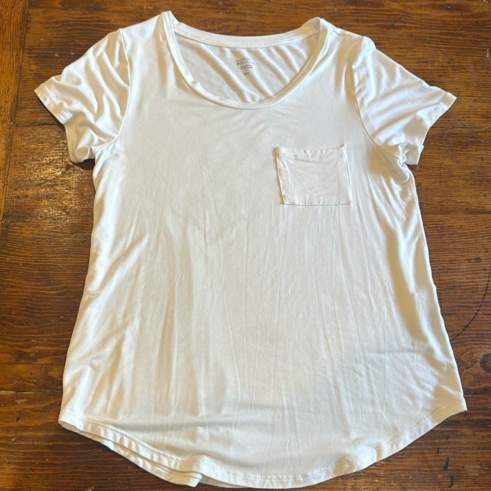 Market and spruce white T-shirt